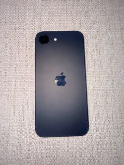 Locked iPhone 17 e