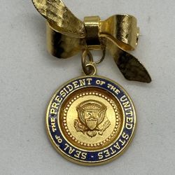 Vintage Miniature President of the United States Seal with a Bow Broach / Pin