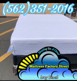 Queen blue gel memory foam mattress and box set new Nuevo