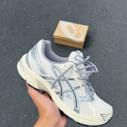 Grey ASICS 😮‍💨🩶 8.5m 