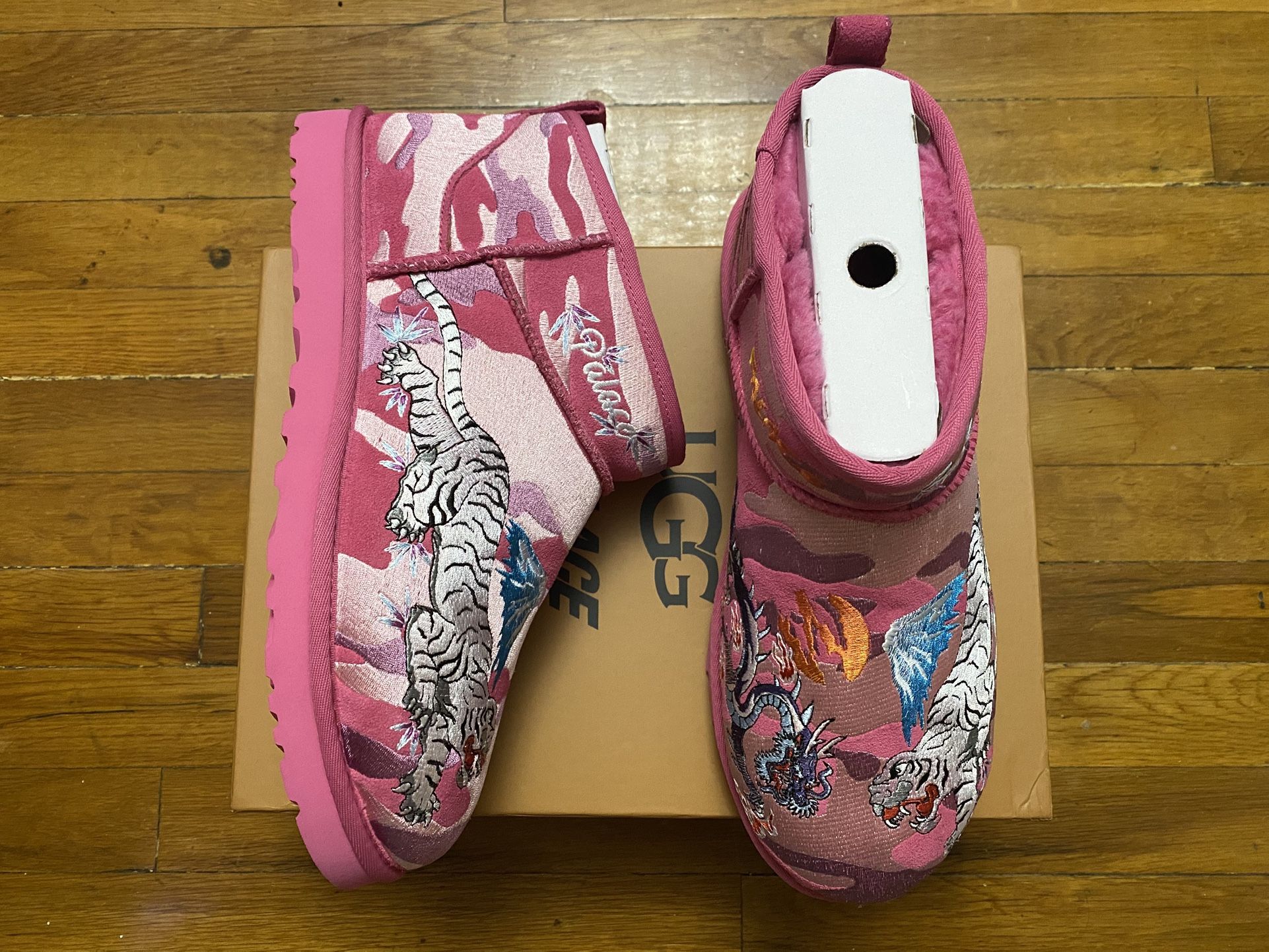 Size 11M/12W - UGG Classic Ultra Mini Boot Palace Pink Camo