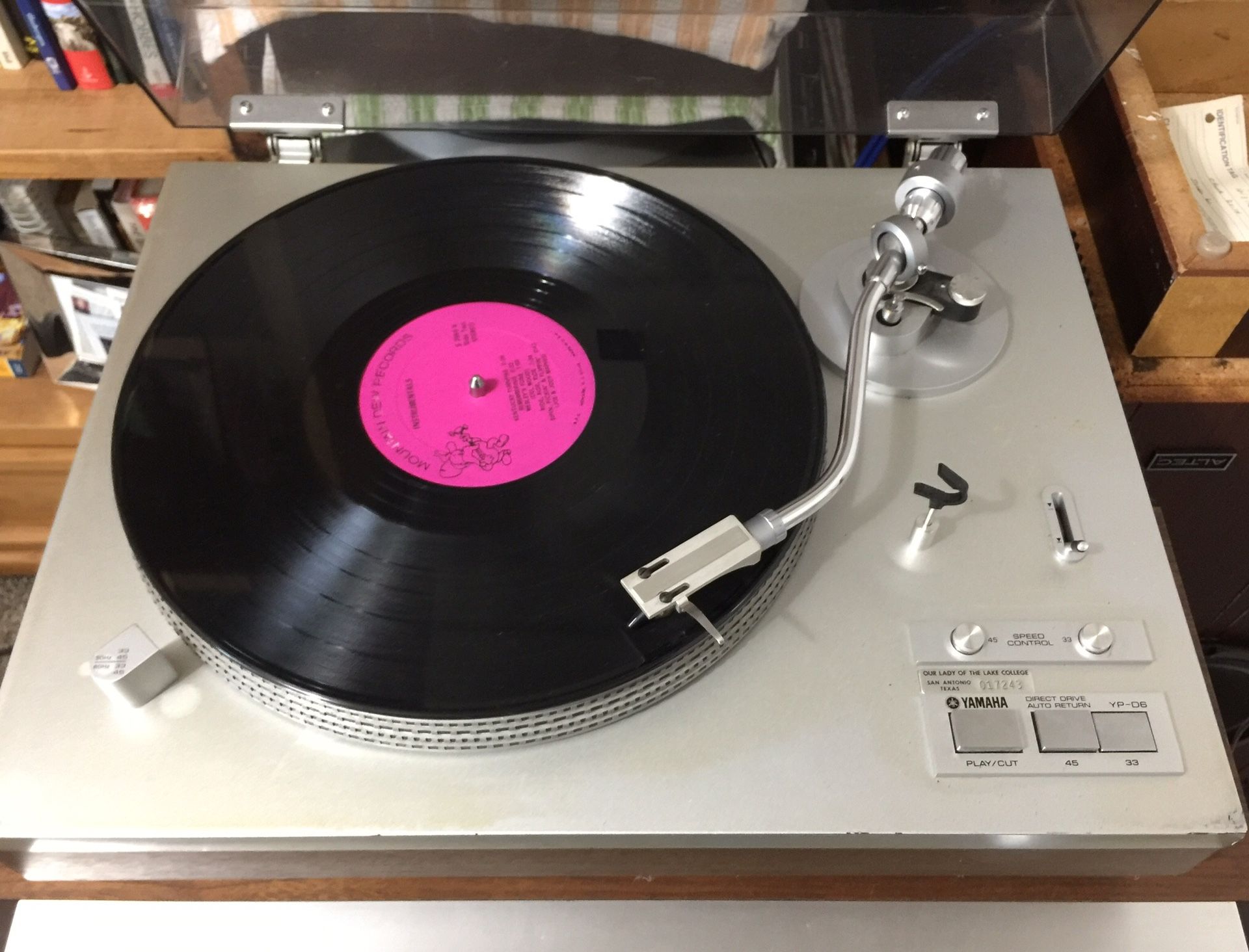 Yamaha YP-D6 turntable - works great!