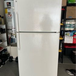GE fridge - works perfectly - $60