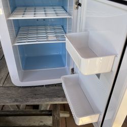 Mini Fridge 