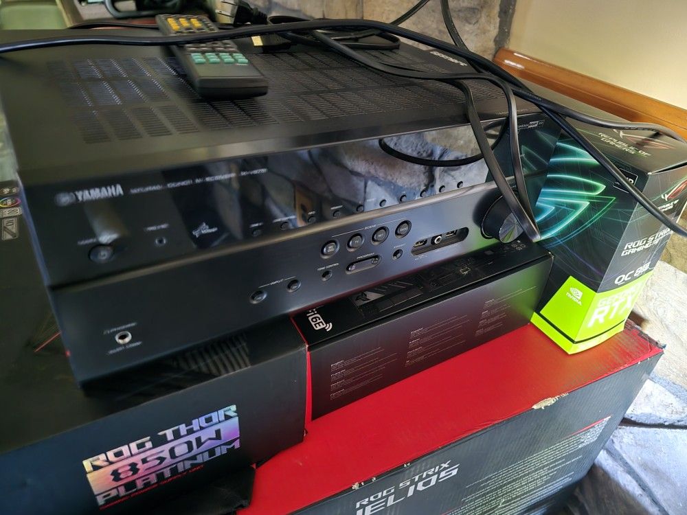 Yamaha RX-V675 Receiver With Remote