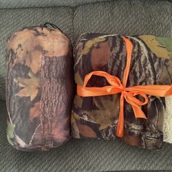 Camo Sleeping Bag And Throw. 