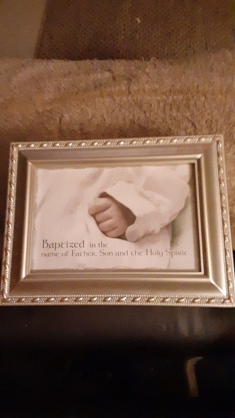 Jesus Loves Me Picture Music Box
