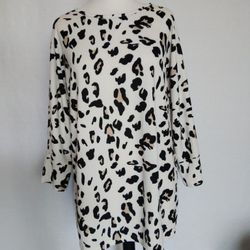 Tickled Teal Women's Knit Animal Print 3/4 Sleeve Top ~ Size Large