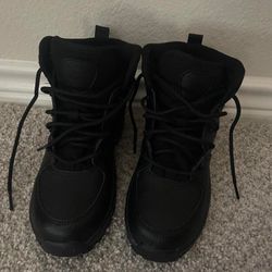 Nike Boots(all Black) Size: 2y