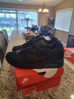New triple black Nike airmax size 11