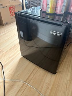 Magic Chef black mini refrigerator