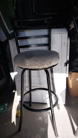 2 Bar Stools