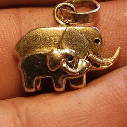 Beautiful 14kt Gold Elephant Pendant
