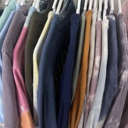 SIMPLY SOUTHERN Women’s Size small - 16 piece lot, 5 short sleeve, 11 long sleeve.