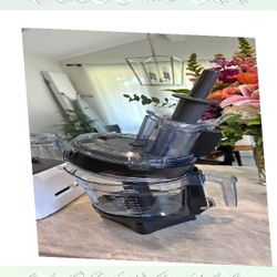 Kitchen Power Tools Food Processors Ready to Work oil generation