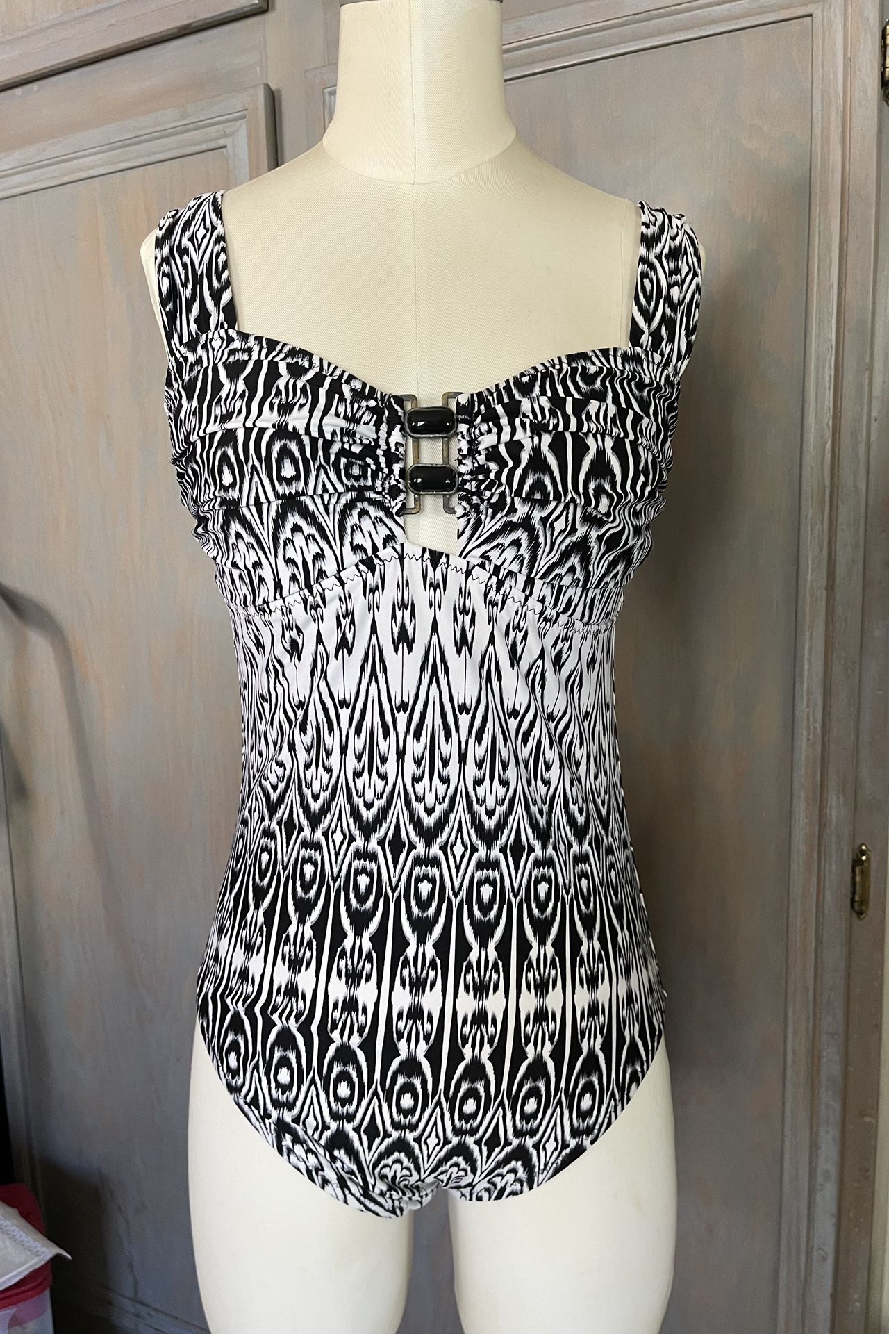 Anne Cole Black & White pattern one piece swim suit size 8