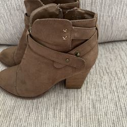 SHORT SUEDE BOOTS SIZE 7 WOMAN 