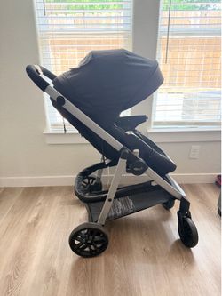 Graco Modes Pramette 3 in 1 Stroller (Excellent Condition) + FREE Disney Stroller!