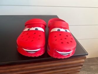 Men size 10 Croc