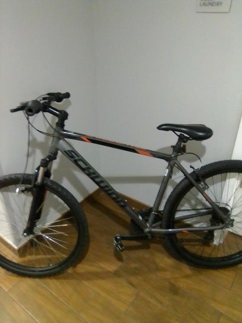 Schwinn Bicycle Company Men's Standpoint 27.5" Mountain Bike