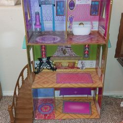 Doll House 