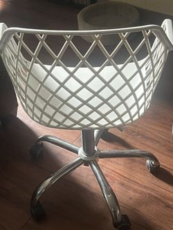 Hair Salon Barber Chair, Great Condition 85 Or Best Offer