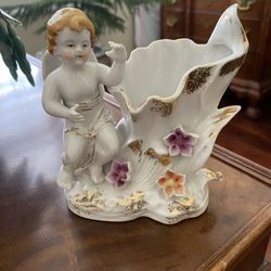 Vintage Porcelain Cherub Vase