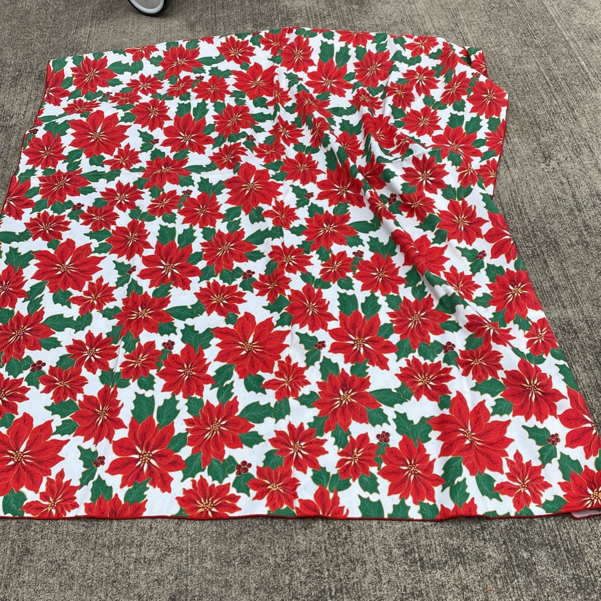 Poinsettia Christmas Table Clothe 51.5X70