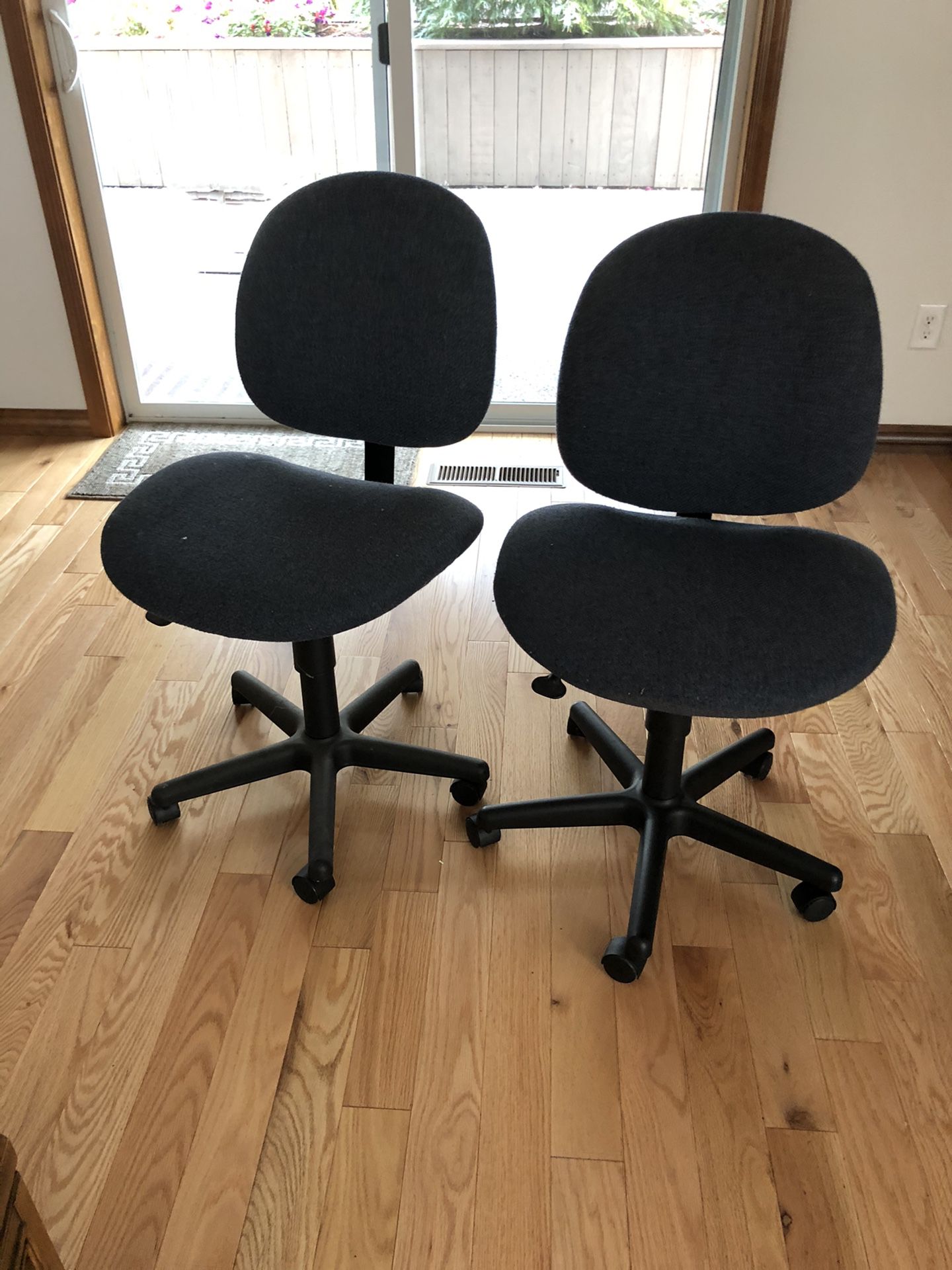 Desk Chairs - FREE