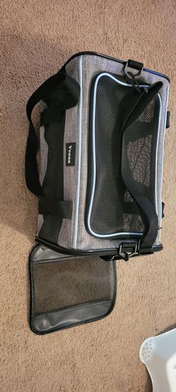Pet carrier