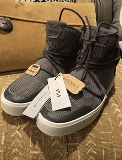 VIA | The Waterproof Knit Shoes Made from Ocean Plastic