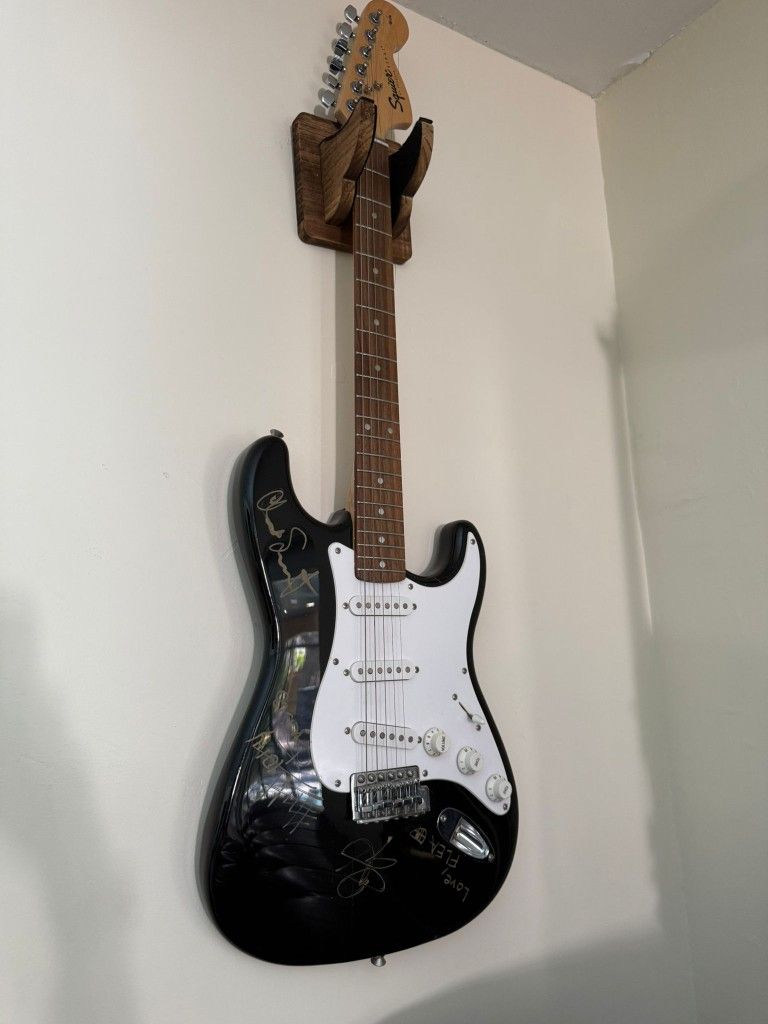 Red Hot Chili Peppers Signed Autographed Full Size Guitar Kiedis Squier Electric Guitar