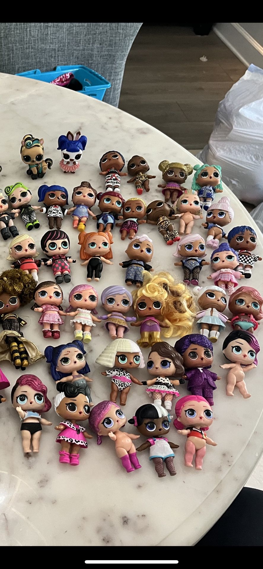 A lot Of Lol dolls!
