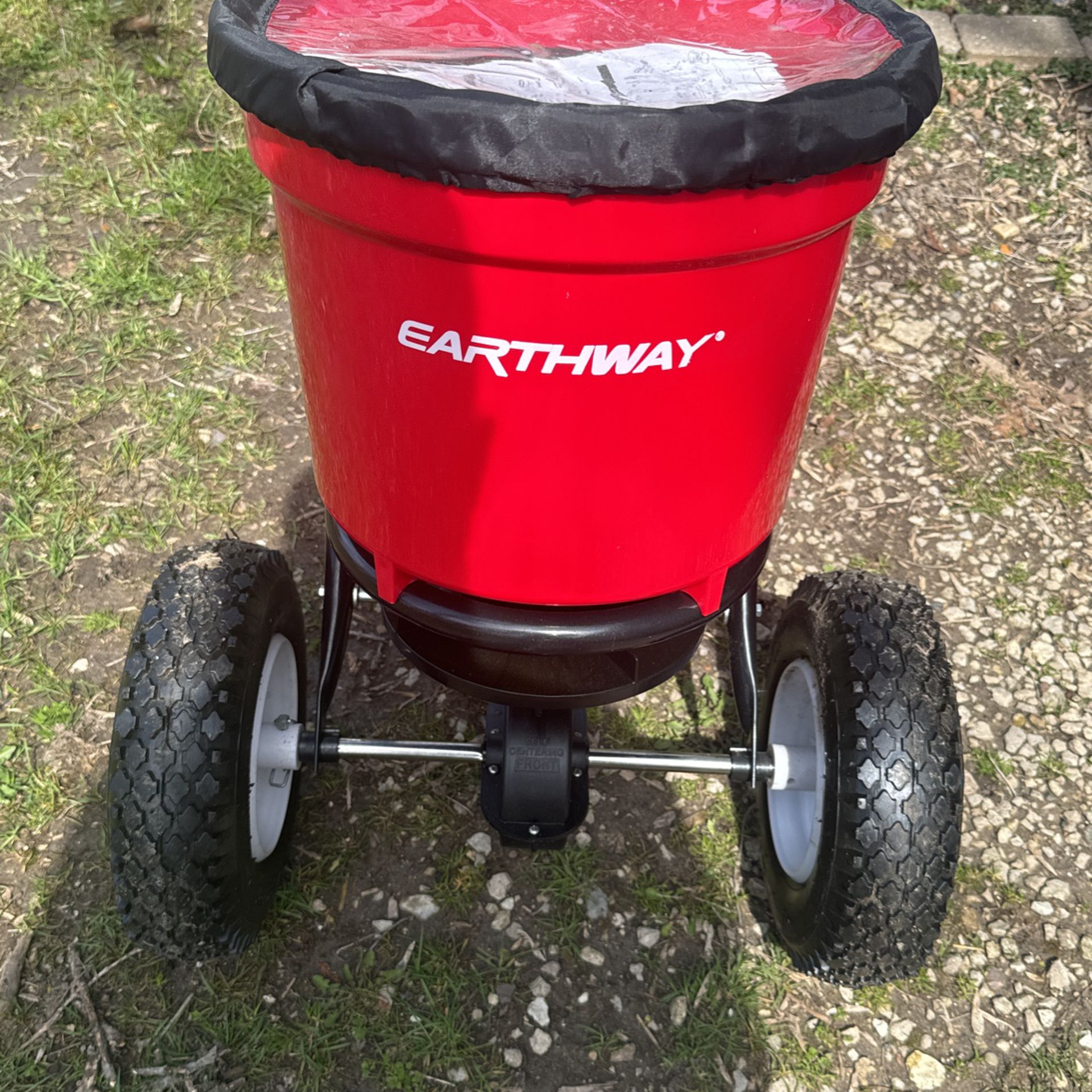 Earthway Fert And Salt Spreader Brand New And One Only Used For One Winter 