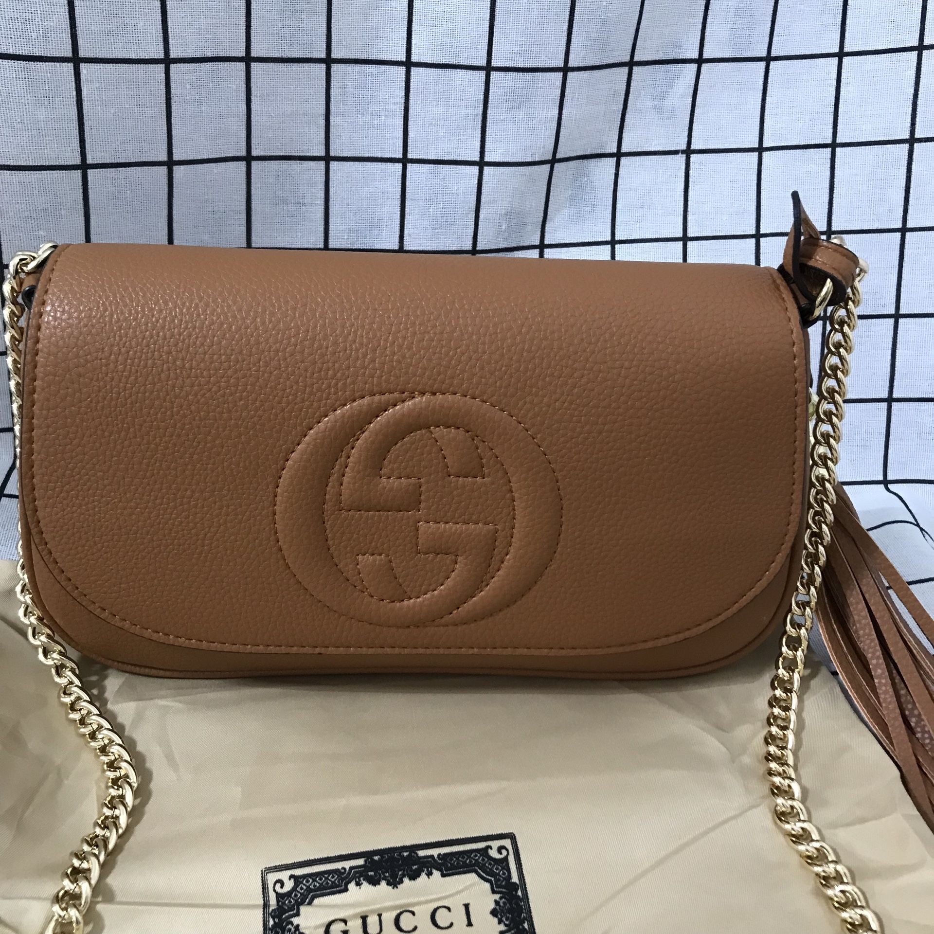 tale Sympatisere Lav en snemand Authentic Gucci Bags Caspian Tassel Chain Cross Body Bag for Sale in New  York, NY - OfferUp