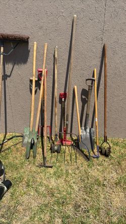 Miscellaneous garden tools