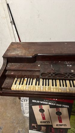Old Piano