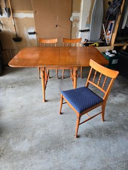 Folding dining table