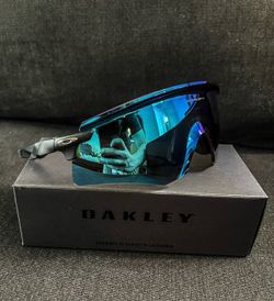 New Oakleys  Box, Pouch Cloth All Included