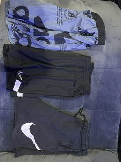 Men’s shorts, size large