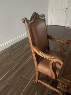 Dining Room Chairs 100.00 Each