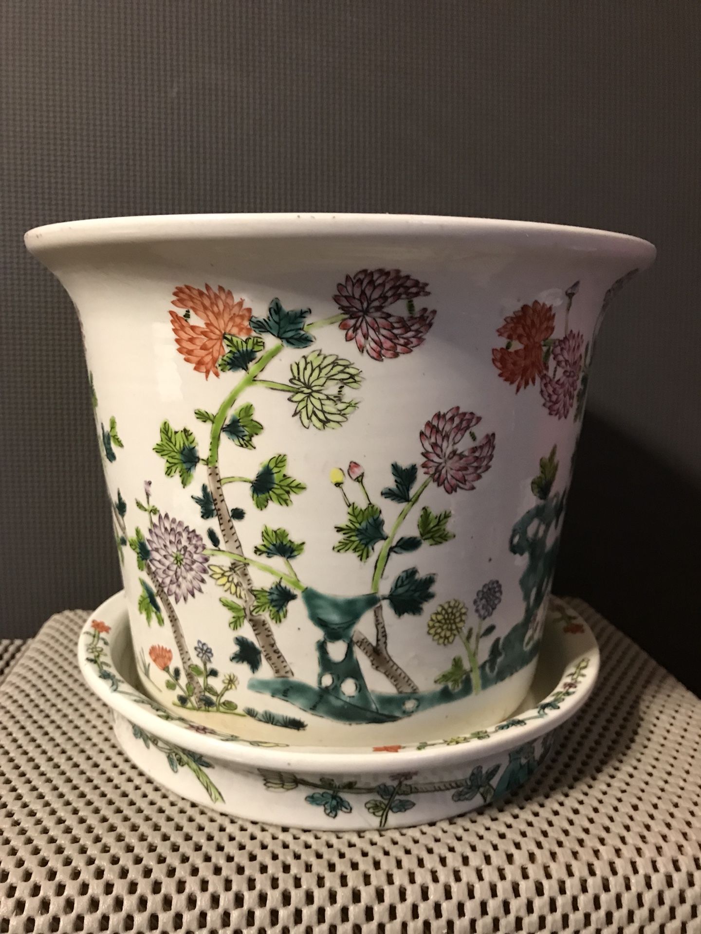 Antique Chinese Hand Painted Famille Rose Porcelain Flowerpot