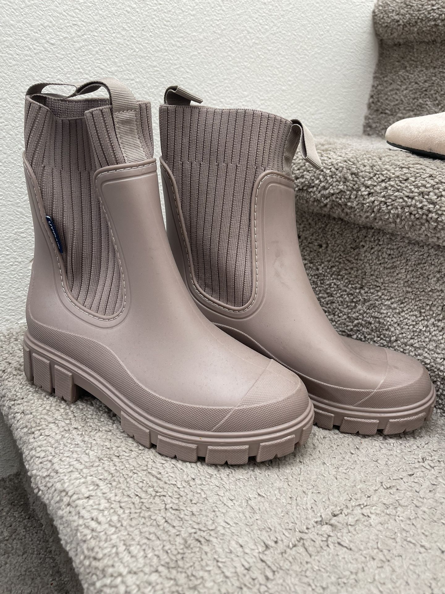 Mauve Rain Boots