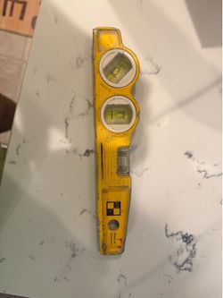 STABILA LEVEL USED $30 * DONT TEXT IF YOURE THINKING OF EVEN OFFERING LOWER. *