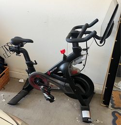 Peloton Bike with 3 Pairs of Cycling Shoes, Weights & Headphones