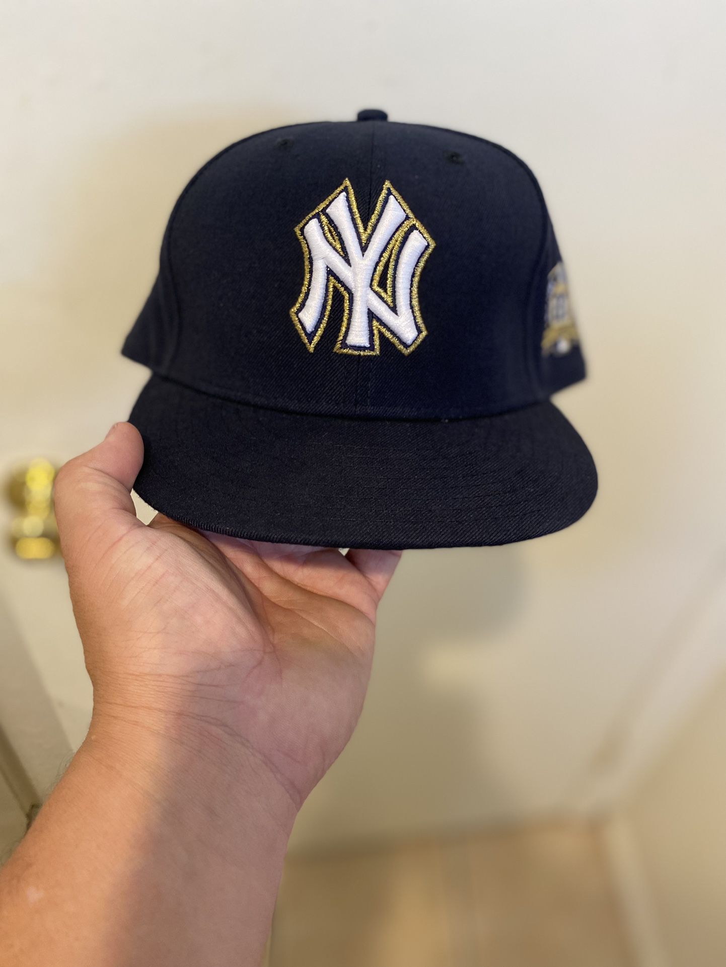 New York Yankees (NY) 2009 Inaugural Season World Championships (27)  (Fitted Hat Size : 8) New Era MLB Like New for Sale in Paramount, CA -  OfferUp