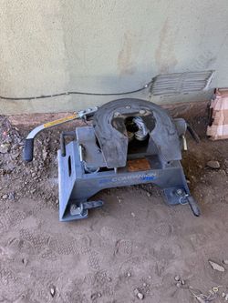 B&W Companion 5th wheel hitch