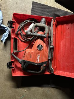 TE 700-AVR SDS-MAX DEMOLITION HAMMER