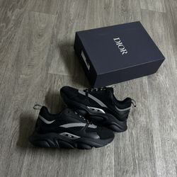 Dior B22 