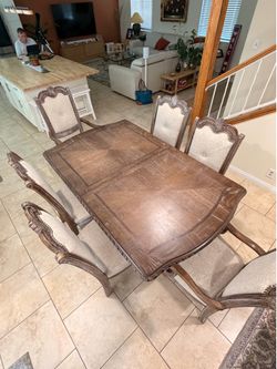Charmond Extendable Dining Table with 6 chairs
